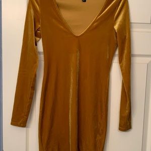 Yellow velvet dress 👗